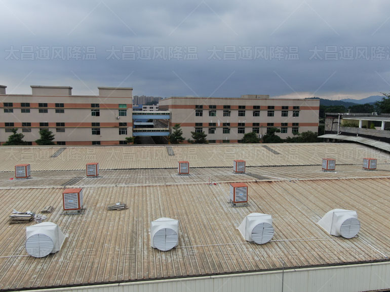 夏季炎熱，大型廠房通風(fēng)降溫設(shè)備怎么選擇呢？